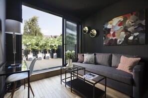 Smart TV, DVD player, stereo, offices - Contemporary Boutique Residence (London)