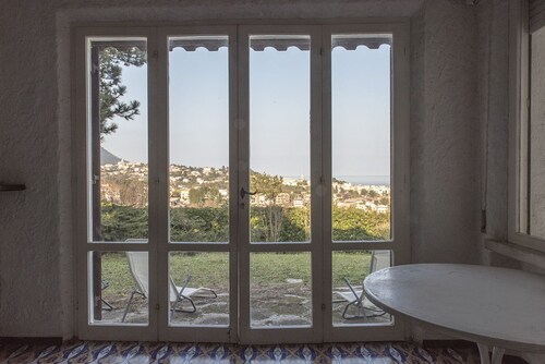 N111 - Numana, single villa with garden and sea view
