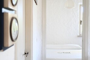 4 عدّة غرف نوم وملاءات أسرّة