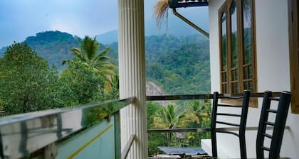 Scenic Views / 3BHK Cottage Aufenthalt in Anachal / Munnar