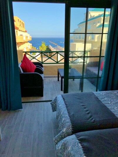 Castillo Mar luxury Sea View Duplex 300mb WIFI, fully Vv registered.