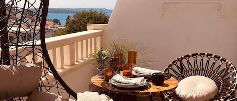 Junior Studio, 1 Queen Bed, Sea View | Terrace/patio