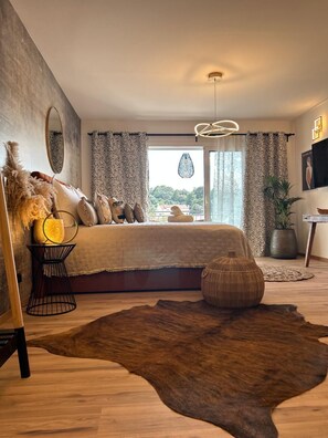 In-room safe, soundproofing, iron/ironing board, bed sheets - Villa Mili (Hvar)