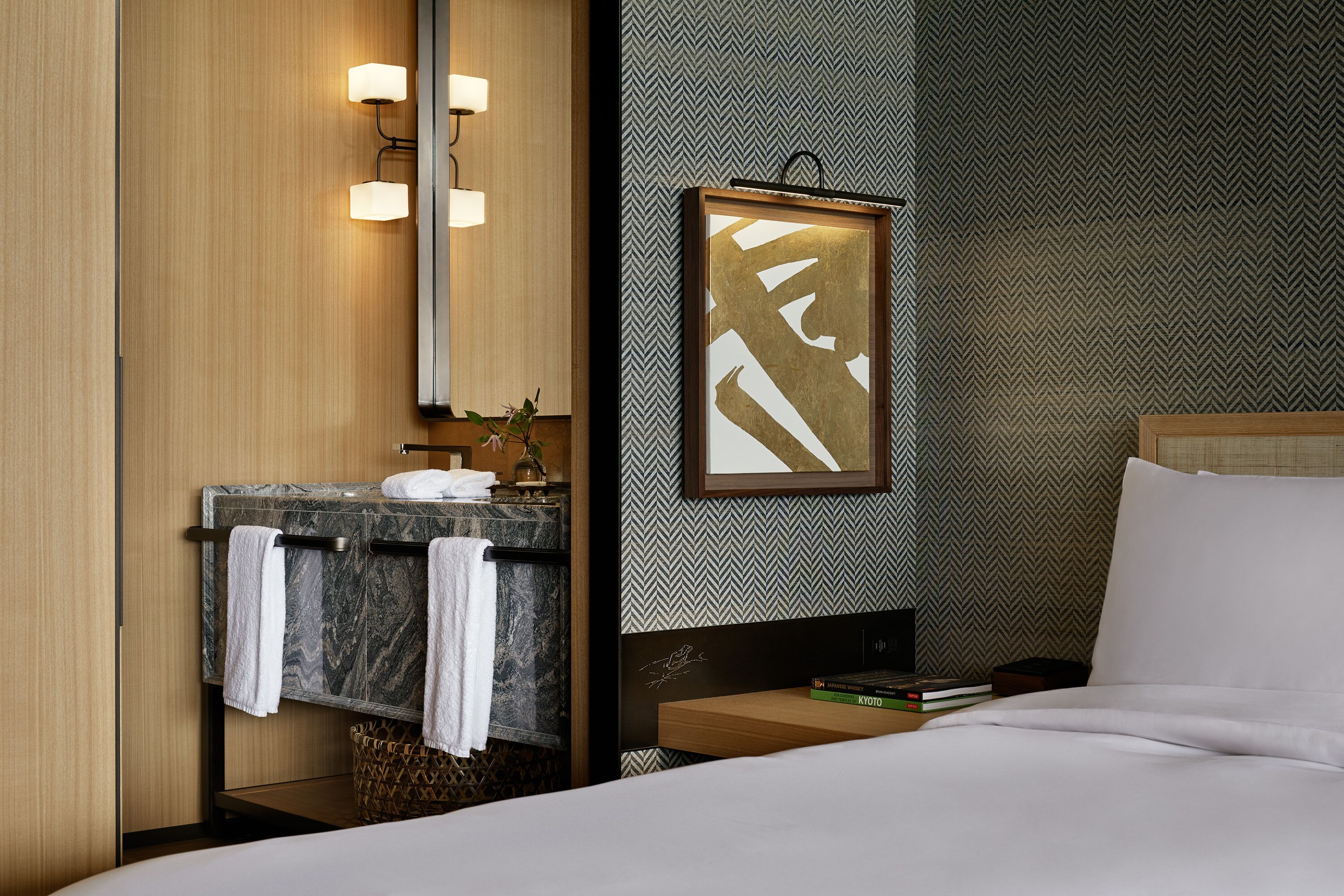 Ropa de cama de alta calidad, edredón y minibar 