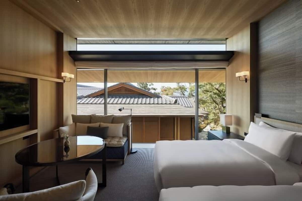 Premium bedding, down duvets, minibar, in-room safe
