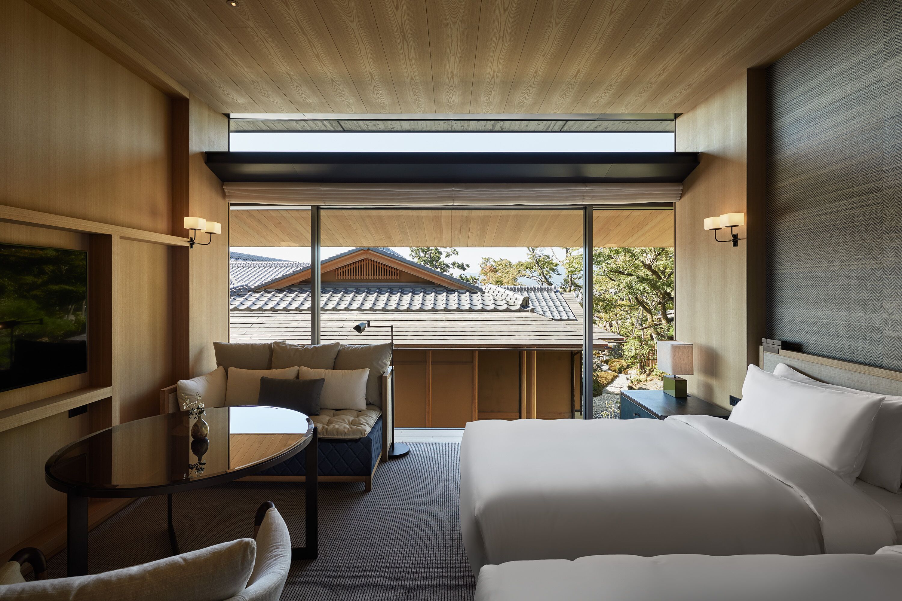 Habitación, 2 camas individuales, vista al jardín | Ropa de cama de alta calidad, edredón y minibar 