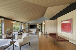 Casa, 1 cama King (Pagoda) | Roupas de cama premium, edredons de pluma, frigobar, cofres nos quartos