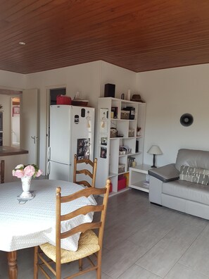 Interior - House of 85 m2 with large garden not overlooked (Le Bois-Plage-en-Ré)