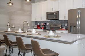 Townhome, 4 Bedrooms | Private kitchen