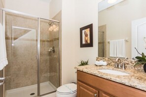 Townhome - 4 sovrum | Badrum