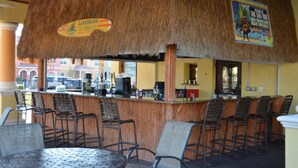 Stadtwohnung, 4 Schlafzimmer | Poolbar