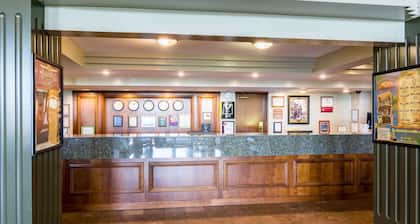 The Plaza Inn & Suites