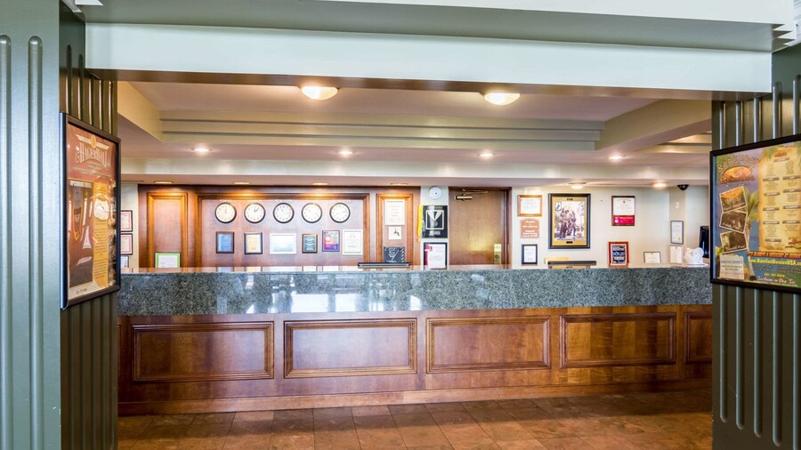 The Plaza Inn & Suites