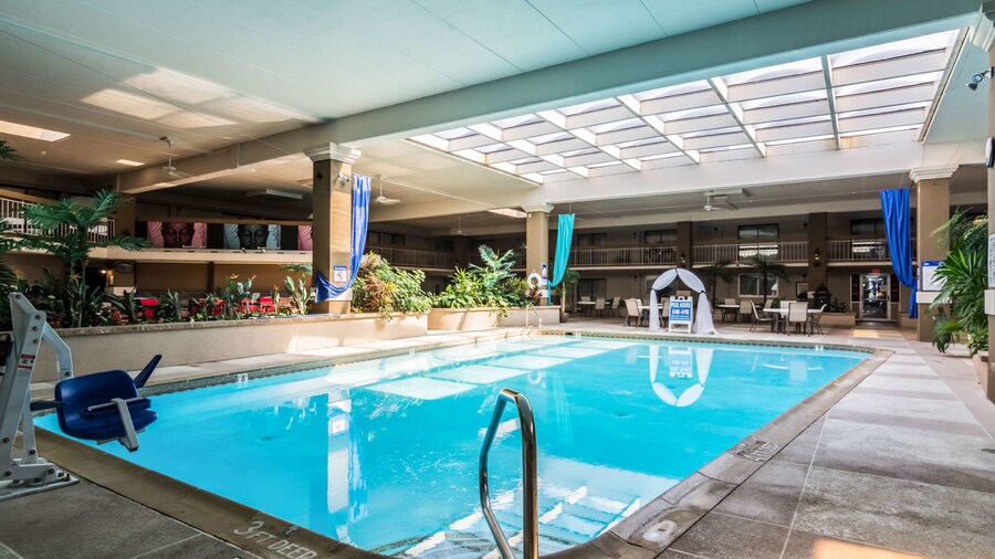 The Plaza Inn & Suites