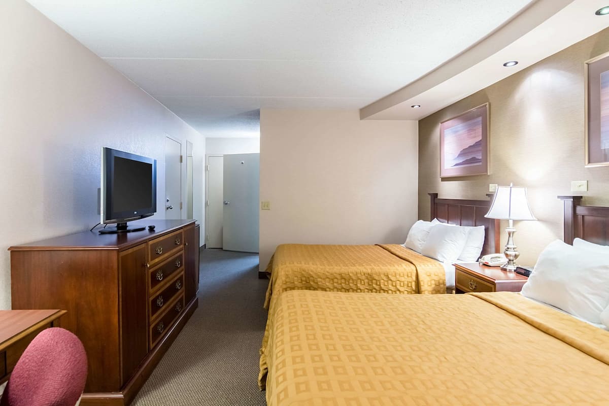 1 bedroom, desk, free WiFi, bed sheets