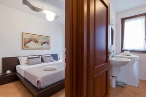 1 bedroom, WiFi, bed sheets