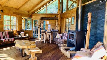 Guaiquivilo | Living area | Fireplace