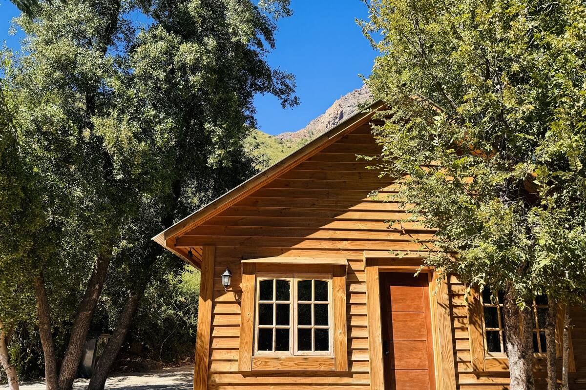 Familien-Ferienhütte, 2 Schlafzimmer, Whirlpool, Bergblick | 2 Schlafzimmer, Daunenbettdecken, Select-Comfort-Betten