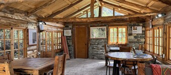Cabañas entre montañas con tinajas calientes