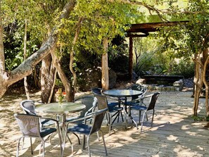 Puelches | Terrace/patio - Cabañas entre montañas con tinajas calientes (Colbún)