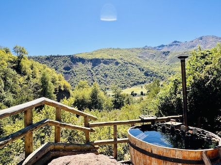 Chiquillanes | Terrace/patio. Cabañas entre montañas con tinajas calientes