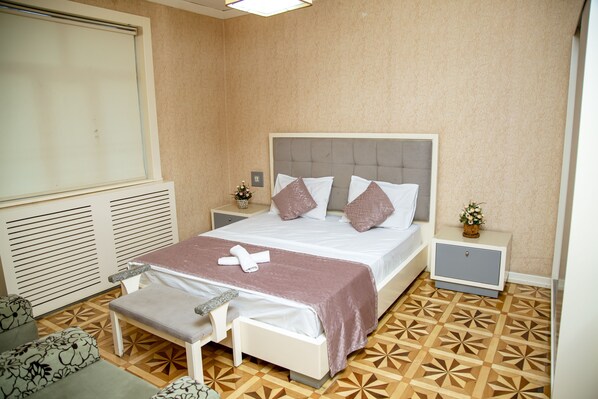 Standard Double or Twin Room | Minibar, in-room safe, desk, blackout curtains - Smith Hotel (Baku)