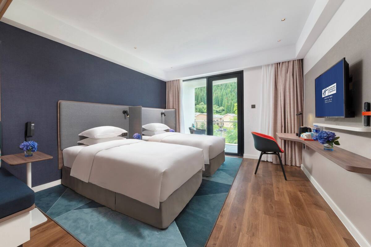 In-room safe, soundproofing, free WiFi