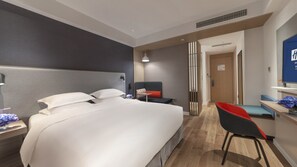 In-room safe, soundproofing, free WiFi - Holiday Inn Express E'Mei Qiliping by IHG (Meishan)