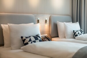 Standard Room, 2 Twin Beds | Hypo-allergenic bedding, in-room safe, individually decorated, desk