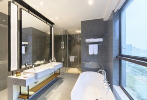 Bathroom - Holiday Inn Kunshan by IHG (Suzhou)