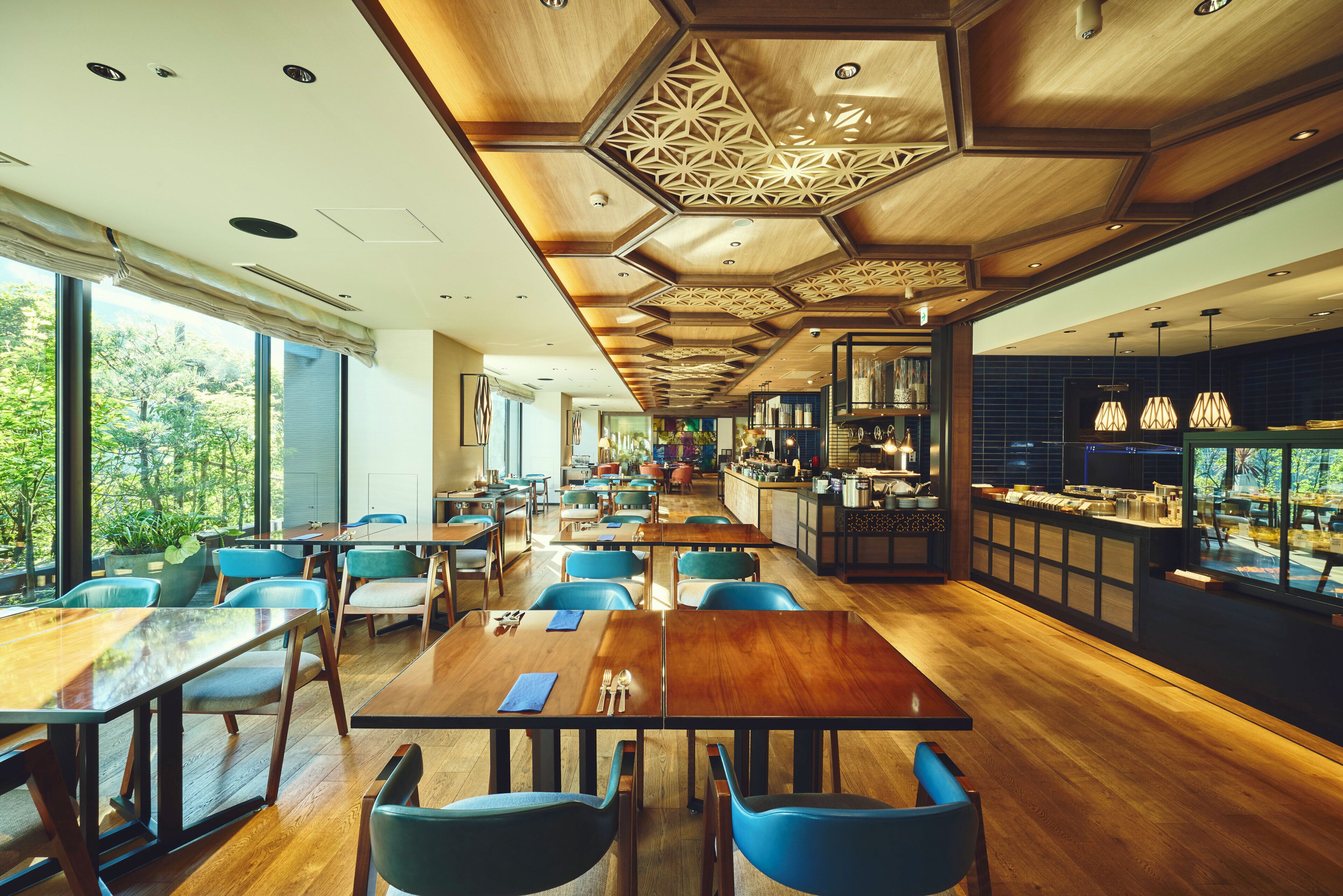 Breakfast, lunch and dinner served