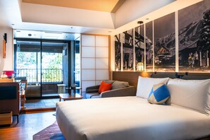 Standard Room, 1 King Bed, River View (Private Hot Spring) | Down comforters, minibar, in-room safe, individually decorated - Hotel Indigo Hakone Gora by IHG (Hakone)