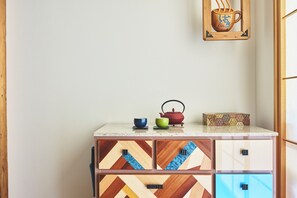 Down duvets, minibar, in-room safe, individually decorated - Hotel Indigo Hakone Gora by IHG (Hakone)