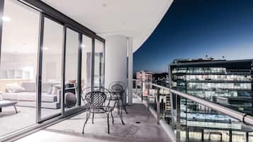 Suite, 2 letti queen (High Floor) | Servizio della camera
