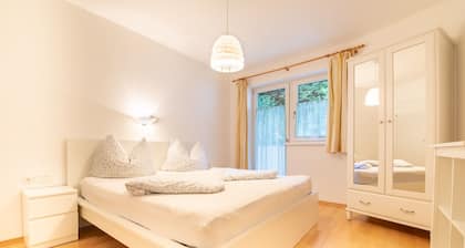 Close to the cable car, newly renovated, SKY TV & Wlan included, 2 bedrooms