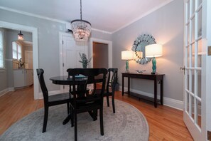 Dining - Luxury on Main / North (Richmond)