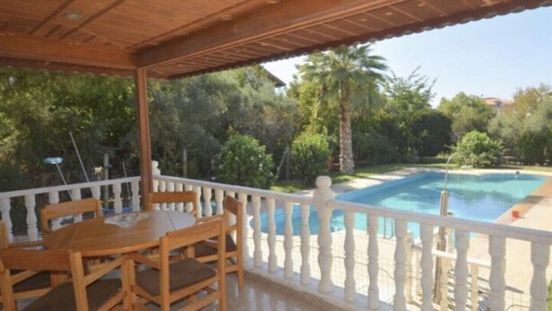Appartamento, 3 camere da letto, vista piscina | Terrazza/patio