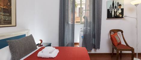 2 chambres, fer et planche à repasser, Wi-Fi gratuit, draps fournis