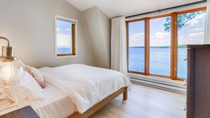 3 soverom, strykejern/-brett, internettilgang og sengetøy