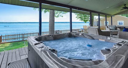 Sweet Water: Cayuga Lakefront Charm & Hot Tub!