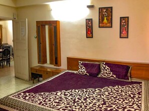 3 Schlafzimmer, Bügeleisen/Bügelbrett, WLAN, Bettwäsche