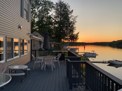Panther Lake Waterfront. Dock and deck, on water with hot tub. Rent our boat!