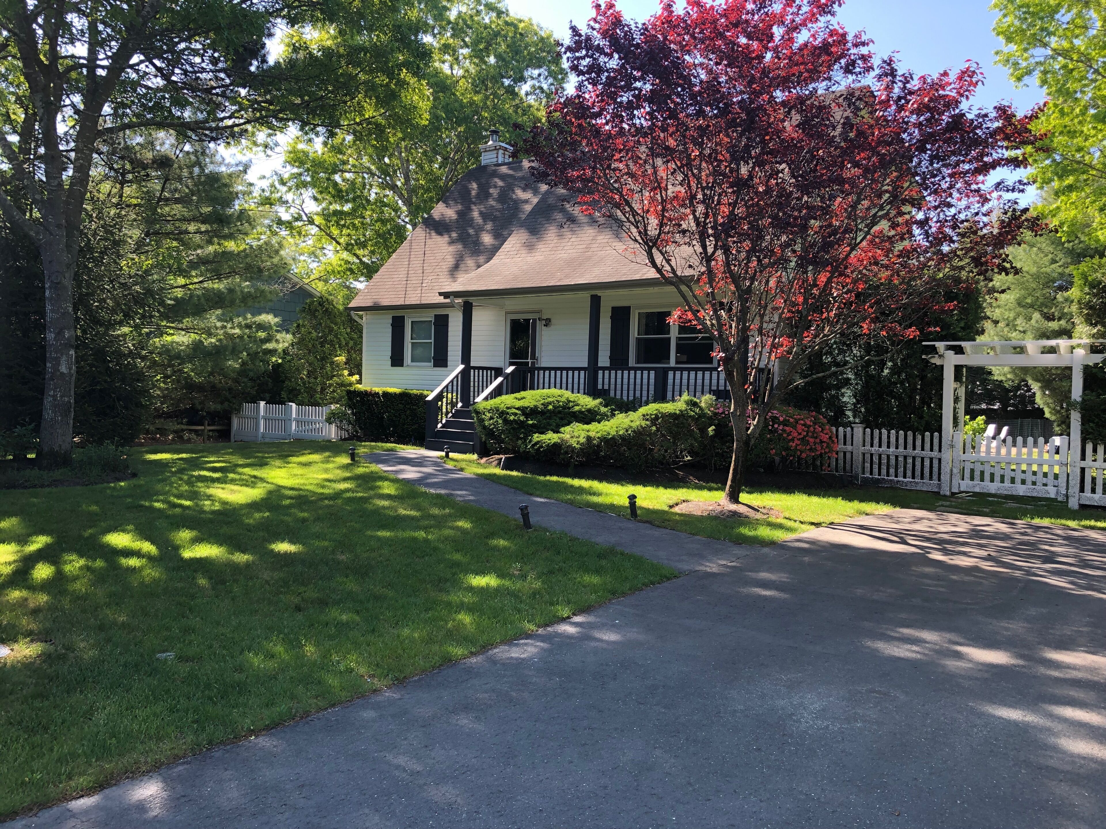  Family Friendly House - Pool, Playground, Close to all!