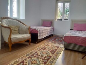 Departamento Grand, 3 habitaciones, vista a la ciudad | Ropa de cama de alta calidad y decoración personalizada 