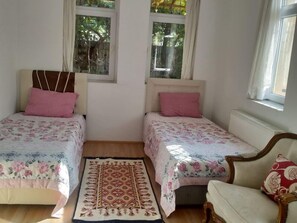 Grand-Apartment, 3 Schlafzimmer, Talblick | Hochwertige Bettwaren, individuell dekoriert, individuell eingerichtet