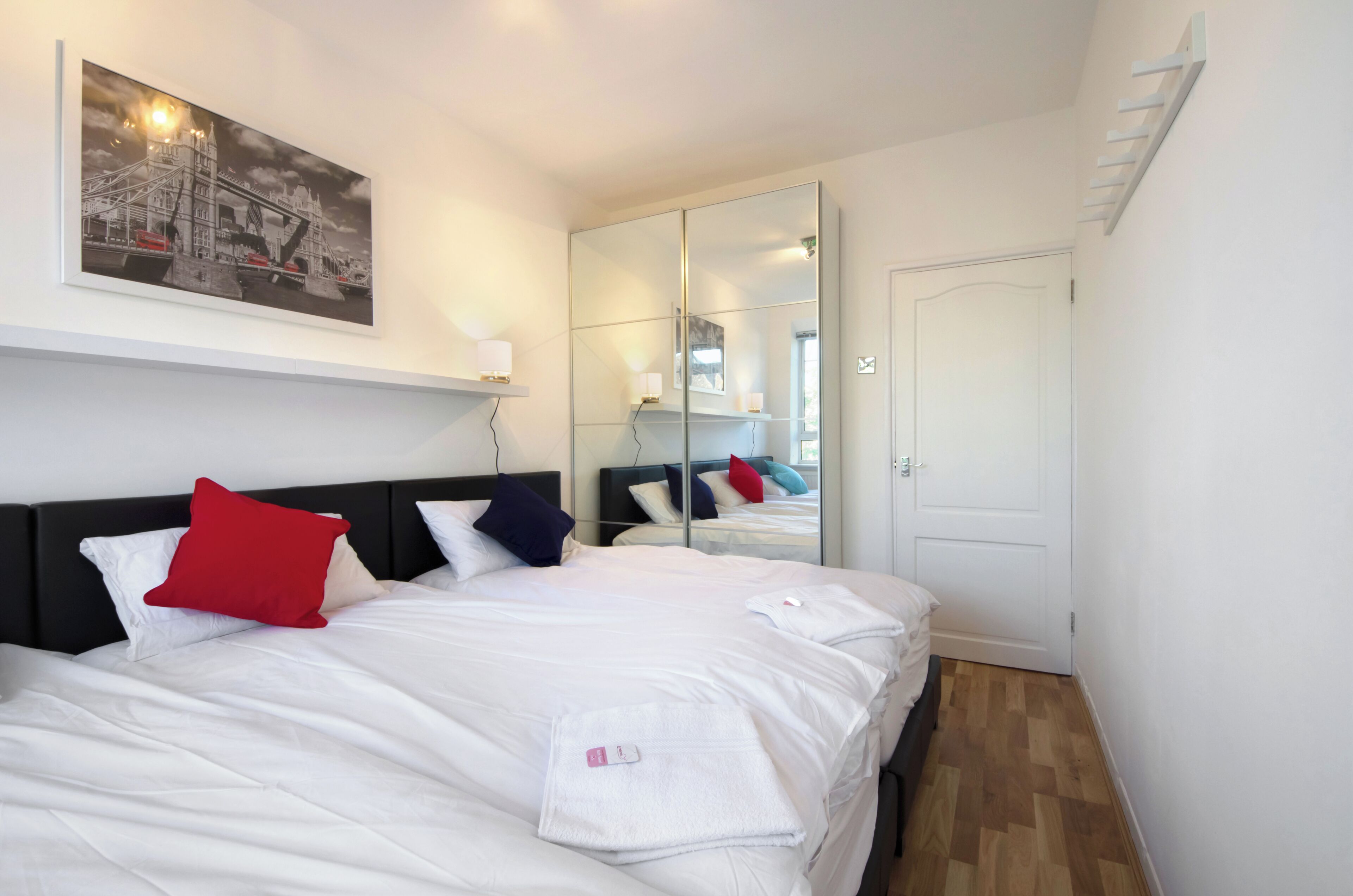 2 chambres, fer et planche à repasser, Wi-Fi, draps fournis