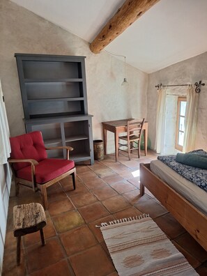 7 bedrooms, travel cot, free WiFi, bed sheets