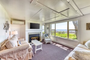 Televisión y chimenea 