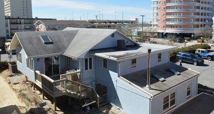 Yksikkö # 1, ovelta dyyniin 50 askeleessa! 3 mh, 2 BA huoneisto North OC sydämessä