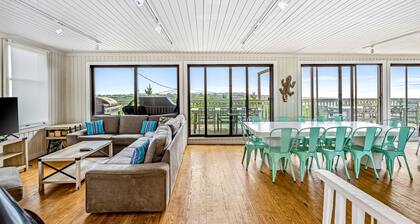 Large Home with Ocean Views, Fireplace, and Gas Grill - Dogs Welcome